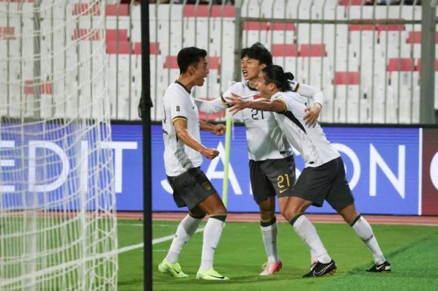 开云体育-归化政策以来首次！中国零归化拿下血性胜利