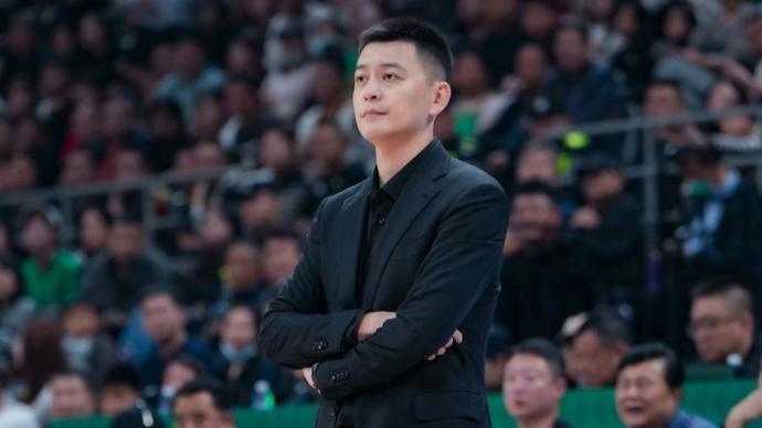 开云体育-CBA最帅的教练也下课了!辽宁男篮宣布杨鸣因个人身体原因辞职