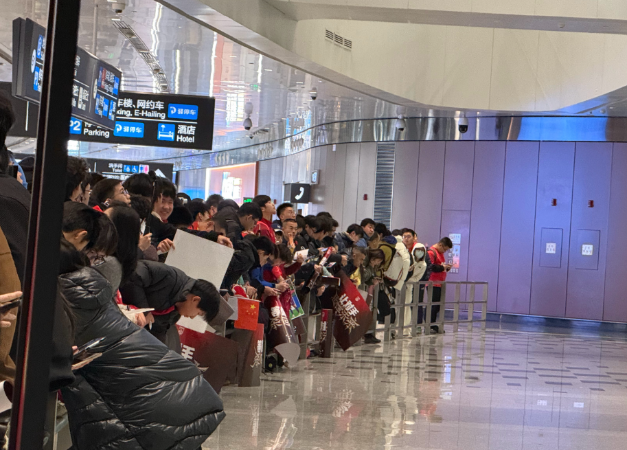 开云娱乐-李昊:看到球迷接机很激动!没什么虽败犹荣,决赛输了就是输了