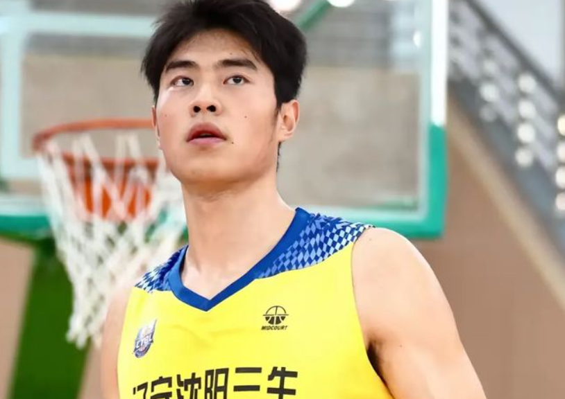 kaiyun sports-连西丁都打不好！辽篮斗殴2小将逐渐边缘化 杨鸣离职队内队外都难