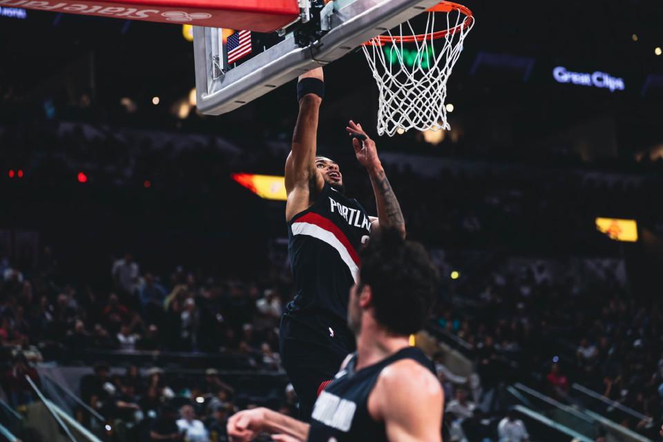 开云APP下载-101-112!杨瀚森未出场,开拓者不敌马刺,争八形势不容乐观